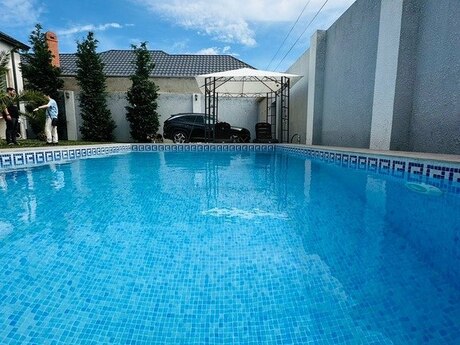 4 otaqlı həyət evi/bağ evi - Mərdəkan q. - 230 m²
