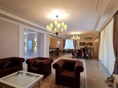 5 otaqlı həyət evi/bağ evi - Bilgəh q. - 400 m²