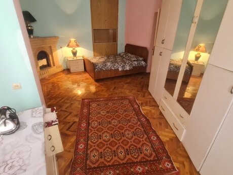 2 otaqlı köhnə tikili - İçəri Şəhər m. - 49 m²