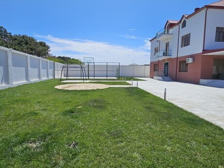 6 otaqlı həyət evi/bağ evi - Buzovna q. - 620 m²