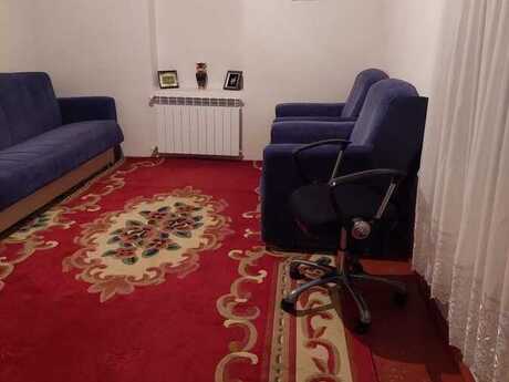 5 otaqlı həyət evi/bağ evi - Binəqədi q. - 180 m²