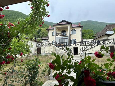 Elan №4363406 - Şəki, Şəki, 5 otaqlı, 280 m²