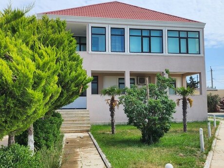 6 otaqlı həyət evi/bağ evi - Novxanı q. - 320 m²
