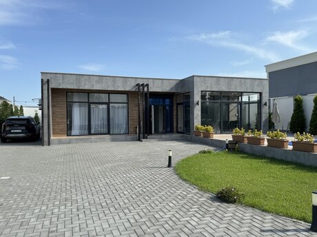 5 otaqlı həyət evi/bağ evi - Şüvəlan q. - 300 m²