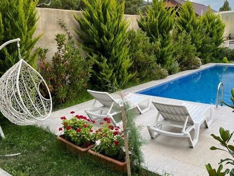 4 otaqlı həyət evi/bağ evi - Mərdəkan q. - 240 m²