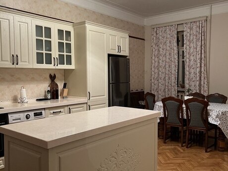 5 otaqlı həyət evi, 335 m², Sabunçu: 355 000 ₼ 2