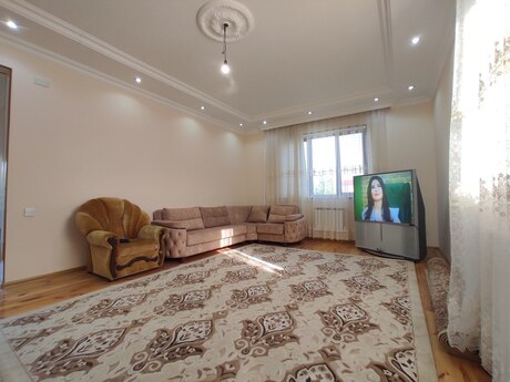 4 otaqlı həyət evi/bağ evi - Saray q. - 268 m²