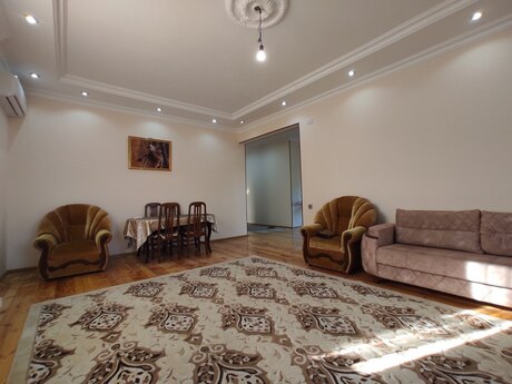 4 otaqlı həyət evi/bağ evi - Saray q. - 268 m²