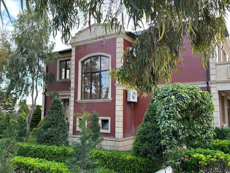 8 otaqlı həyət evi/bağ evi - Bilgəh q. - 500 m²