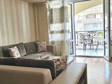 3-room apartment for rent, 93 m², 28 May: 80 ₼/mo 3