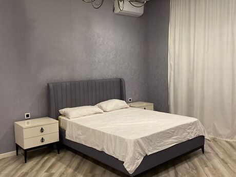 5 otaqlı həyət evi/bağ evi - Buzovna q. - 350 m²