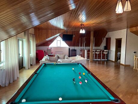 6 otaqlı həyət evi/bağ evi - Novxanı q. - 400 m²