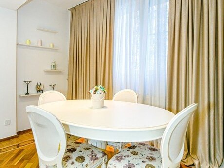 4 otaqlı köhnə tikili - 28 May m. - 165 m²