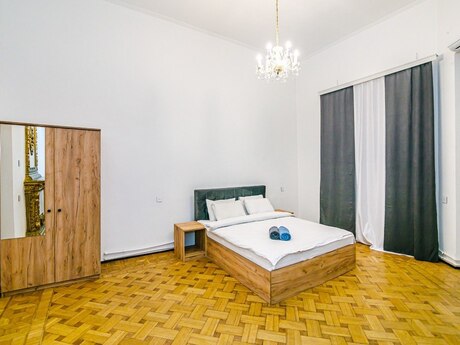5 otaqlı köhnə tikili - Sahil m. - 260 m²