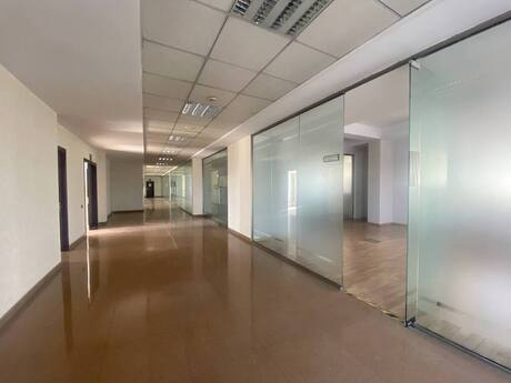 20-комн. офис - Хатаинский р. - 1320 м²