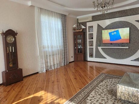 6 otaqlı həyət evi/bağ evi - Azadlıq Prospekti m. - 240 m²
