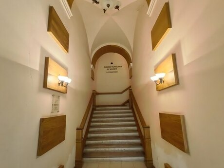 4 otaqlı köhnə tikili - Sahil m. - 130 m²