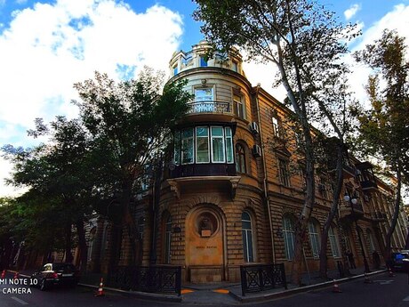 4 otaqlı köhnə tikili - Sahil m. - 130 m²