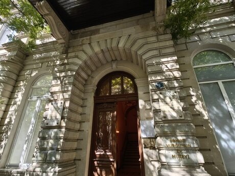 4 otaqlı köhnə tikili - Sahil m. - 130 m²