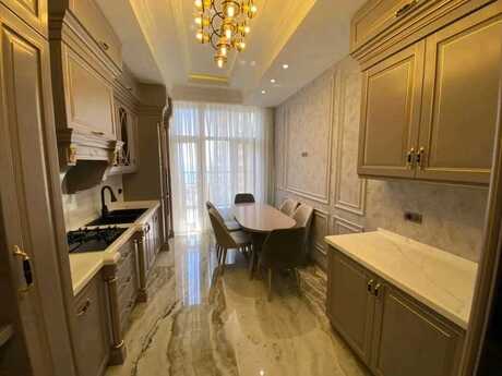 3-комн. новостройка - Насиминский  р. - 180 м²