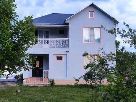 7 otaqlı həyət evi/bağ evi - Qəbələ - 270 m²