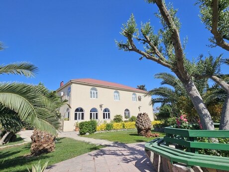 6 otaqlı həyət evi/bağ evi - Mərdəkan q. - 400 m²