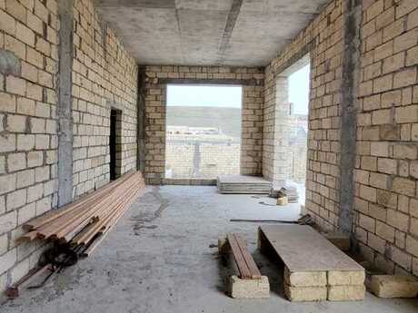 6 otaqlı həyət evi/bağ evi - Novxanı q. - 600 m²