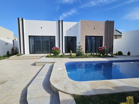 4 otaqlı həyət evi/bağ evi - Mərdəkan q. - 160 m²