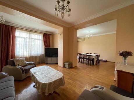 5-комн. новостройка - м. Иншаатчылар - 200 м²