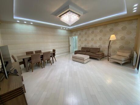 Elan №4425734 - Bakı, Şah İsmayıl Xətai m., 3 otaqlı, 120 m², 16/18 mərtəbə