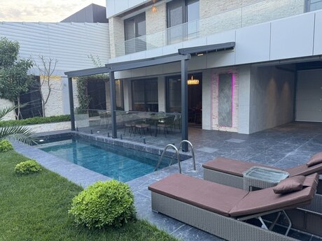 4 otaqlı həyət evi/bağ evi - Bilgəh q. - 300 m²