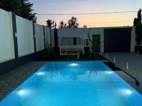 4 otaqlı həyət evi/bağ evi - Şüvəlan q. - 160 m²