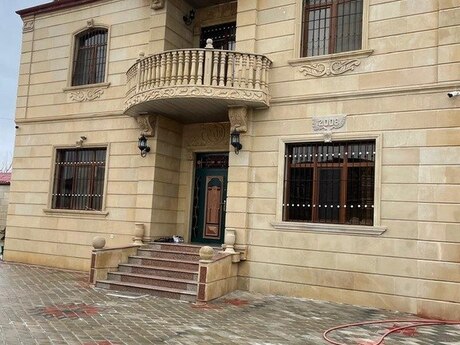 6 otaqlı həyət evi/bağ evi - Novxanı q. - 350 m²