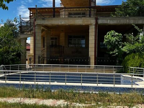 8 otaqlı həyət evi/bağ evi - Abşeron r. - 601 m²