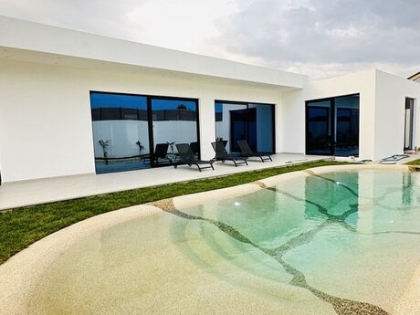 4 otaqlı həyət evi/bağ evi - Nardaran q. - 240 m²