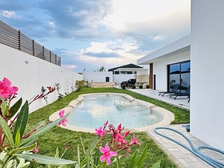 4 otaqlı həyət evi/bağ evi - Nardaran q. - 240 m²