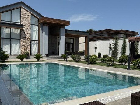 5 otaqlı həyət evi/bağ evi - Mərdəkan q. - 230 m²