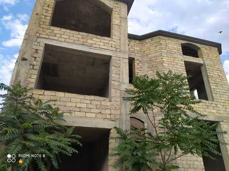 6 otaqlı həyət evi/bağ evi - Badamdar q. - 400 m²