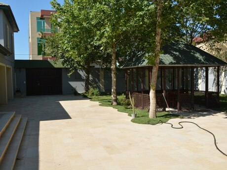 7 otaqlı həyət evi/bağ evi - Mərdəkan q. - 400 m²