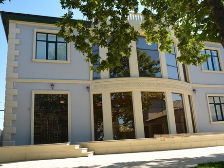 7 otaqlı həyət evi/bağ evi - Mərdəkan q. - 400 m²