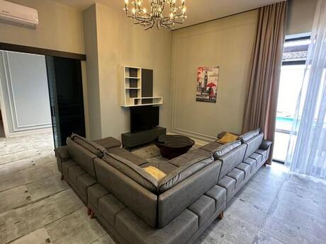 4 otaqlı həyət evi/bağ evi - Buzovna q. - 220 m²