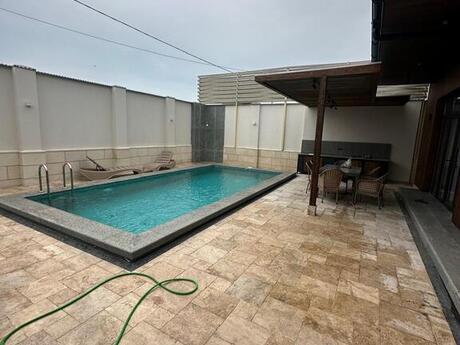 5 otaqlı həyət evi/bağ evi - Buzovna q. - 280 m²