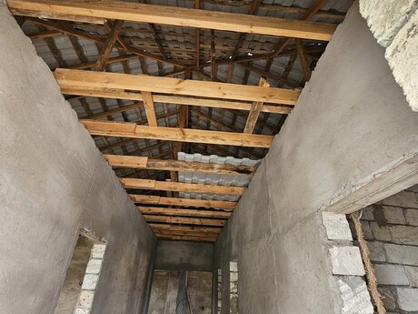 6 otaqlı həyət evi/bağ evi - Şüvəlan q. - 220 m²