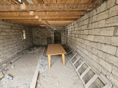 6 otaqlı həyət evi/bağ evi - Şüvəlan q. - 220 m²