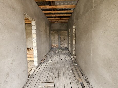 6 otaqlı həyət evi/bağ evi - Şüvəlan q. - 220 m²
