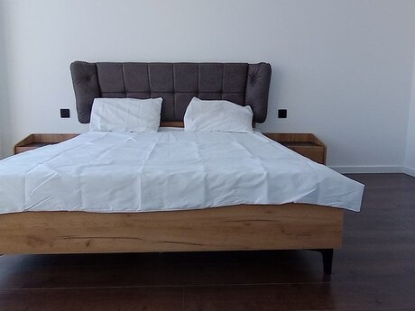 4 otaqlı həyət evi/bağ evi - Şüvəlan q. - 240 m²