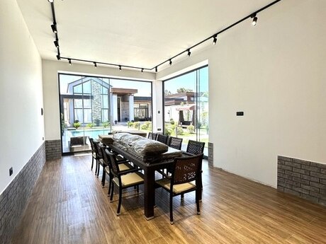 4 otaqlı həyət evi/bağ evi - Mərdəkan q. - 240 m²