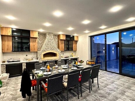 8 otaqlı həyət evi/bağ evi - Şağan q. - 600 m²