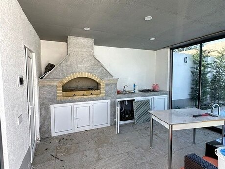 4 otaqlı həyət evi/bağ evi - Mərdəkan q. - 190 m²