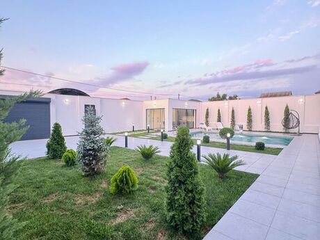 4 otaqlı həyət evi/bağ evi - Mərdəkan q. - 200 m²